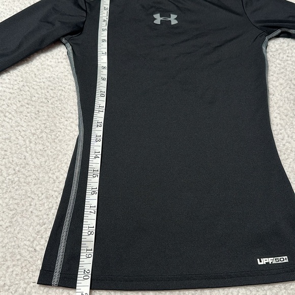Under Armour UPF 50+ Fitted Heat Gear L/S Shirt, EUC, Size YS - Picture 6 of 10
